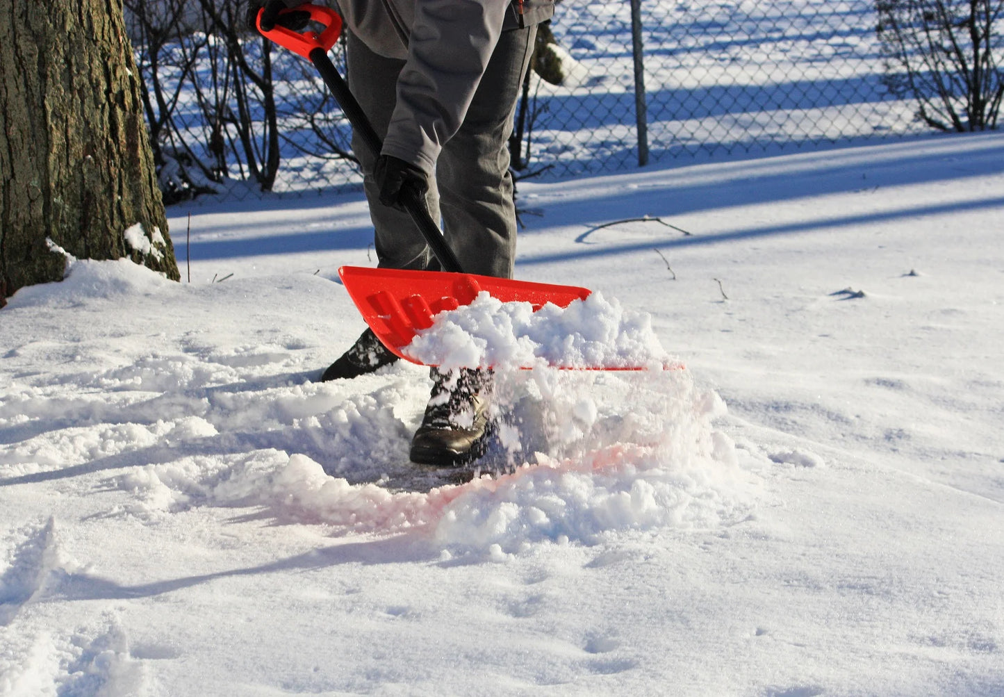 Bigfoot 18-Inch Snow Shovel with Metal Handle
