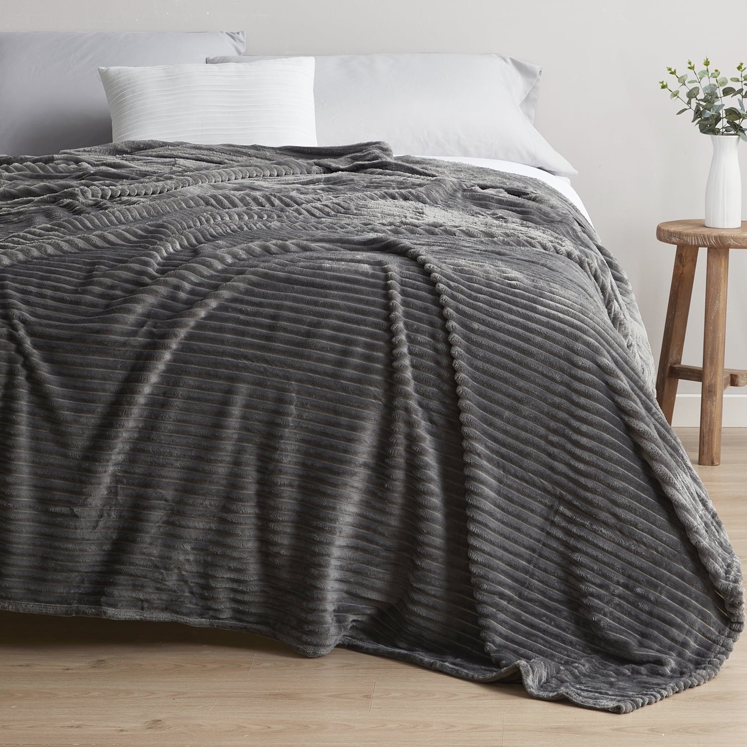 Luxury Soft Lightweight Fleece Throw Blanket - Gray Plush Bed Blanket