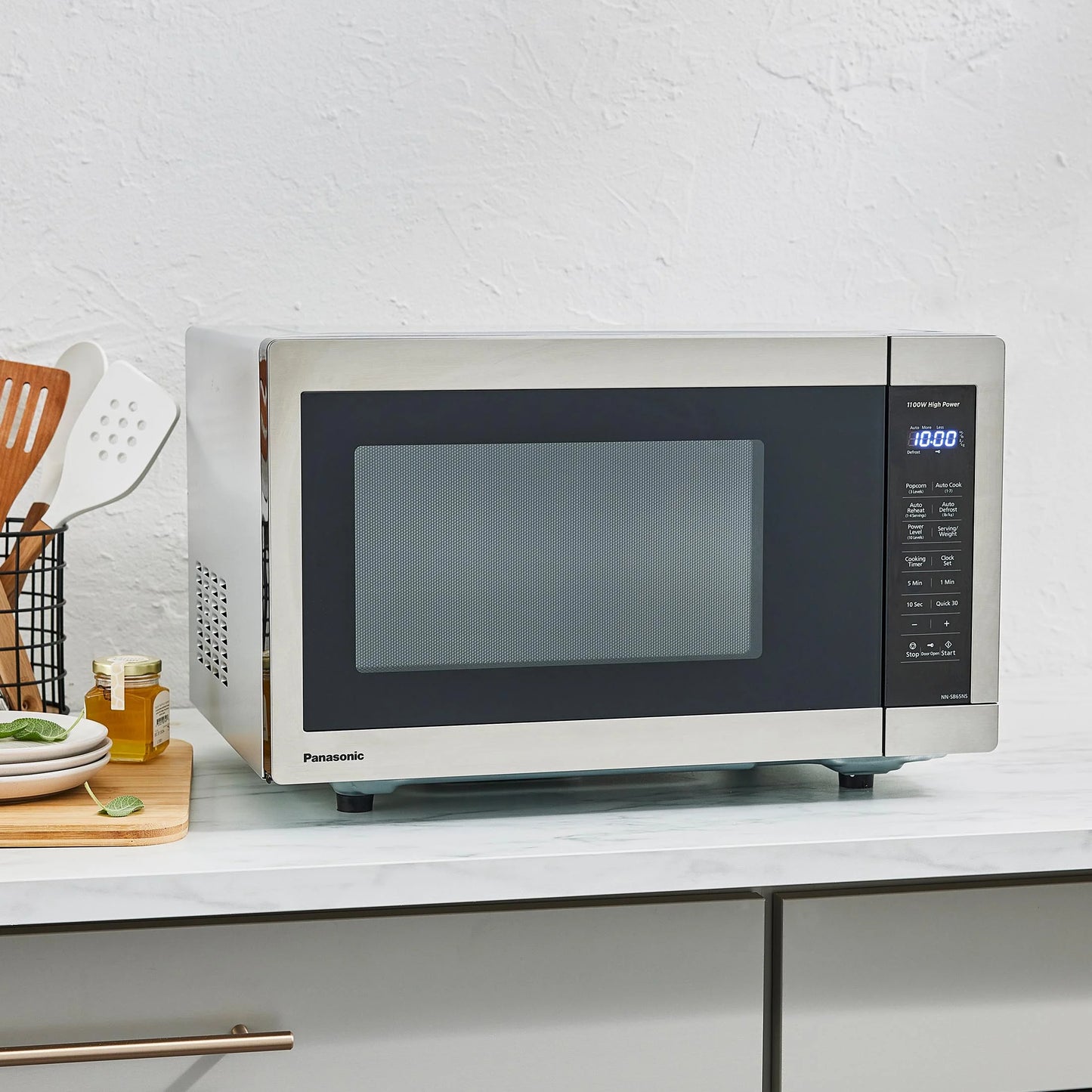 1.3 Cu Ft Countertop Microwave Oven with Glass Door