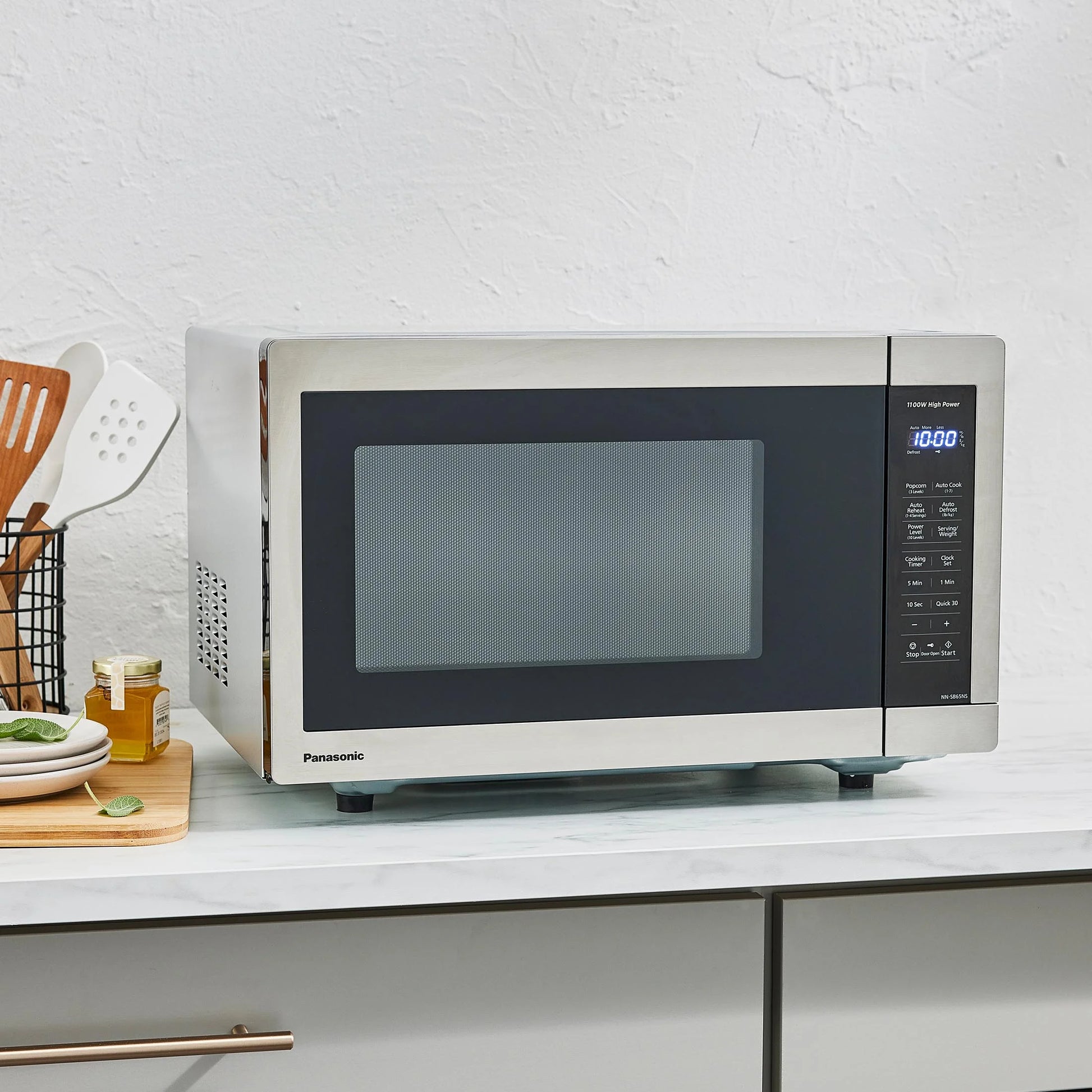 1.3 Cu Ft Countertop Microwave Oven with Glass Door