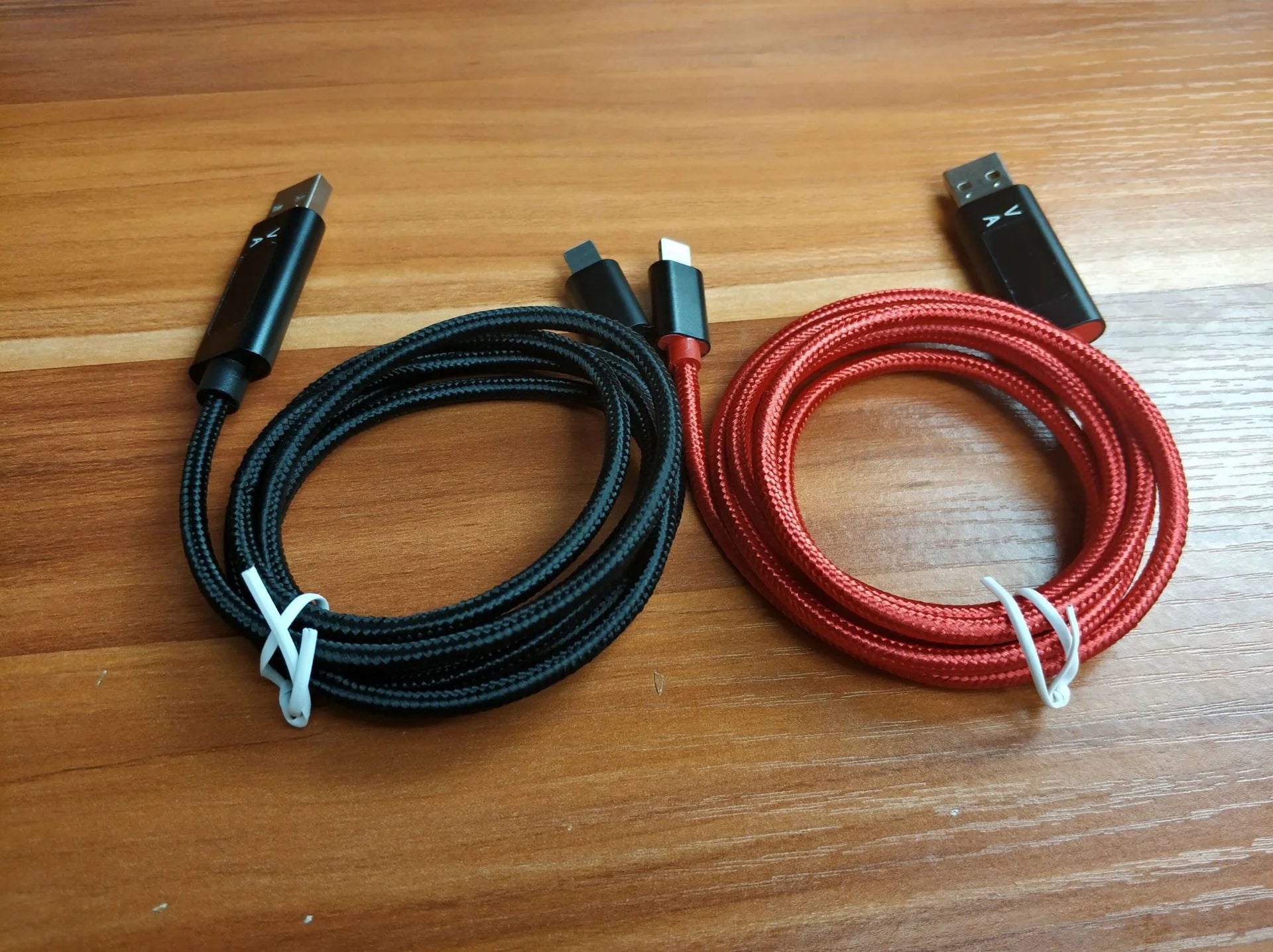 Apple-Compatible Nylon Smart Charging Cord with Data Transfer