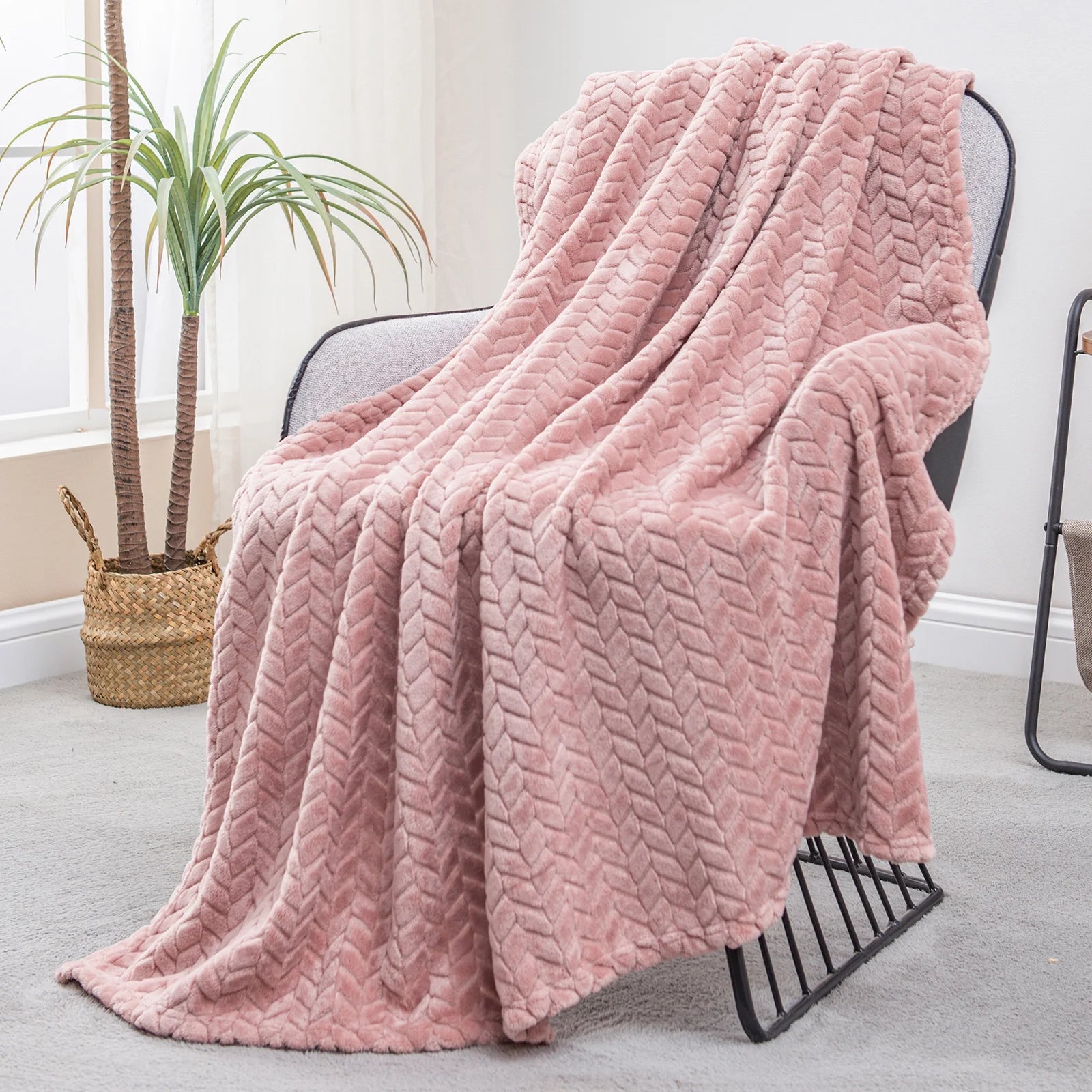 Large Jacquard Weave Flannel Fleece Throw Blanket with Leaves Pattern (50" x 70", Pink)