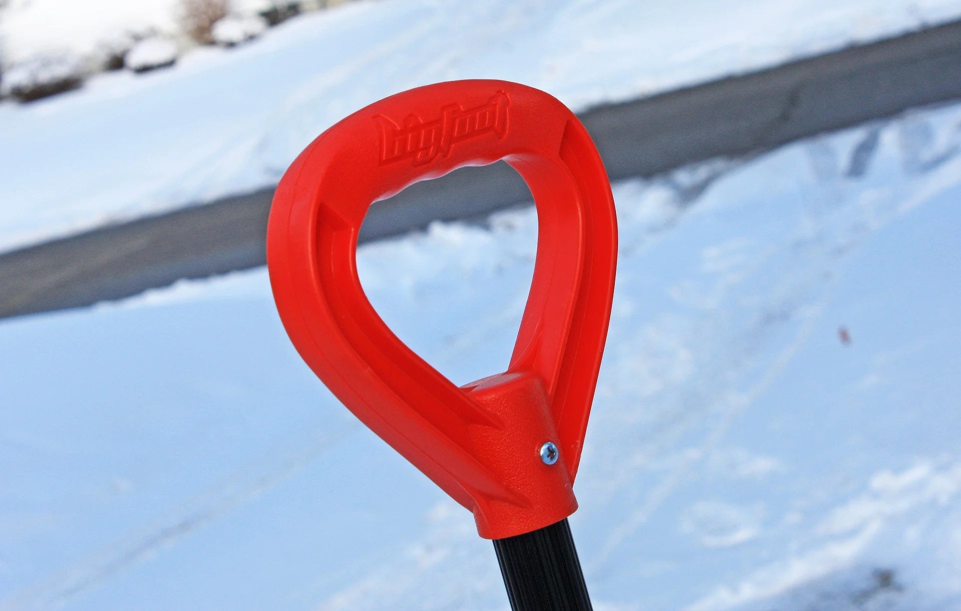 Bigfoot 18-Inch Snow Shovel with Metal Handle