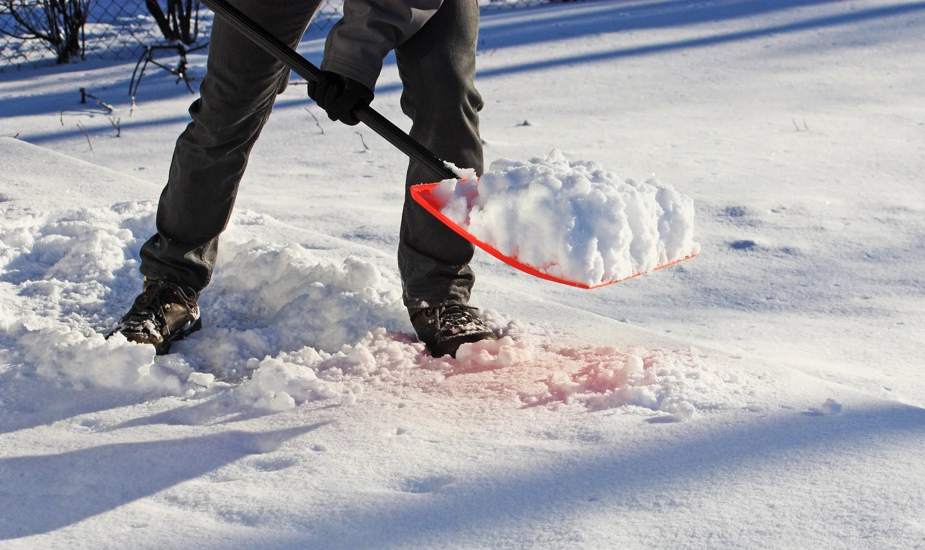 Bigfoot 18-Inch Snow Shovel with Metal Handle